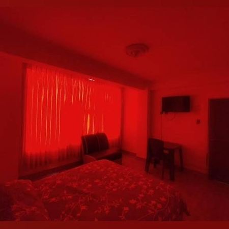 Отель El Jardin De Los Lirios Мохон-де-Ачокалья Экстерьер фото